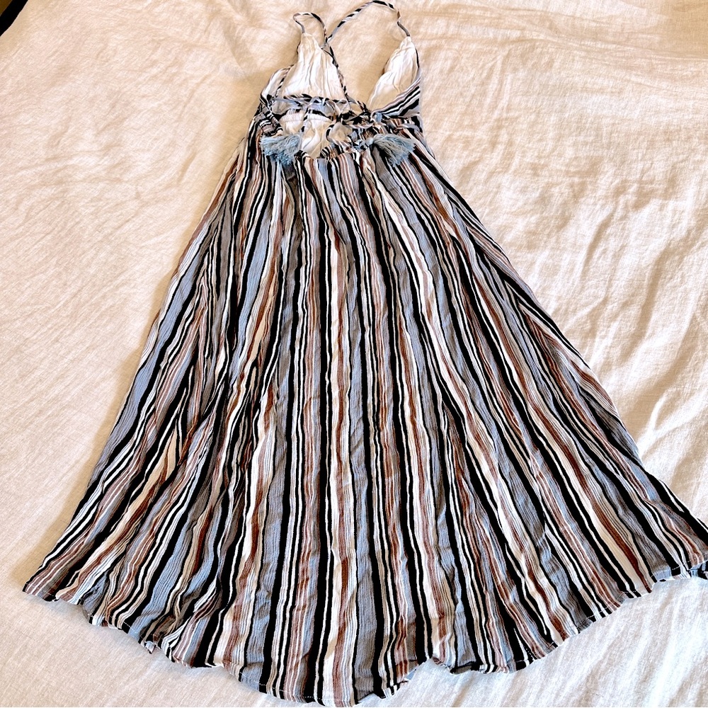 Lulu's Dress - Picture 5 of 12